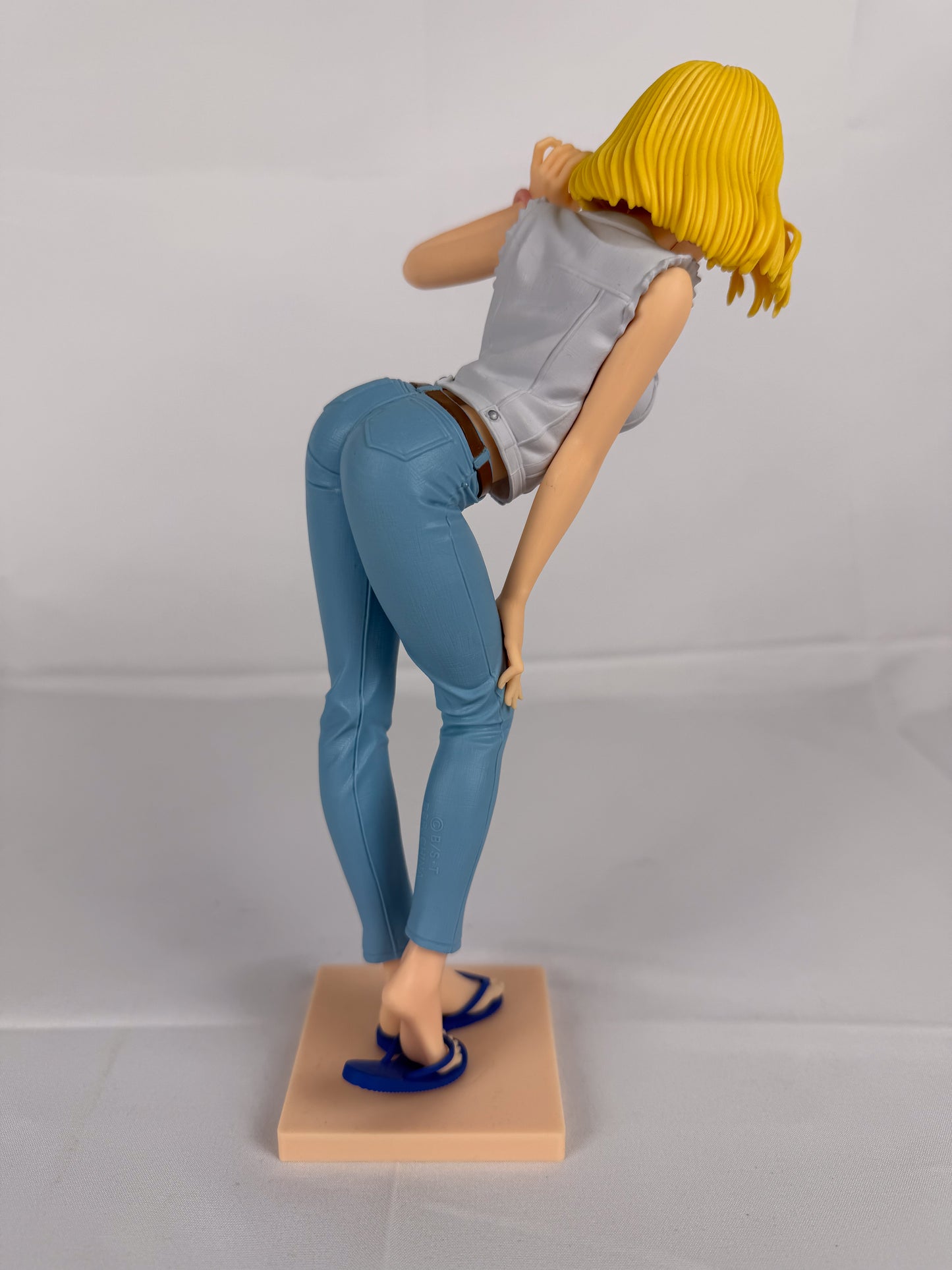 Banpresto Android 18 Glitter and Glamours Figure