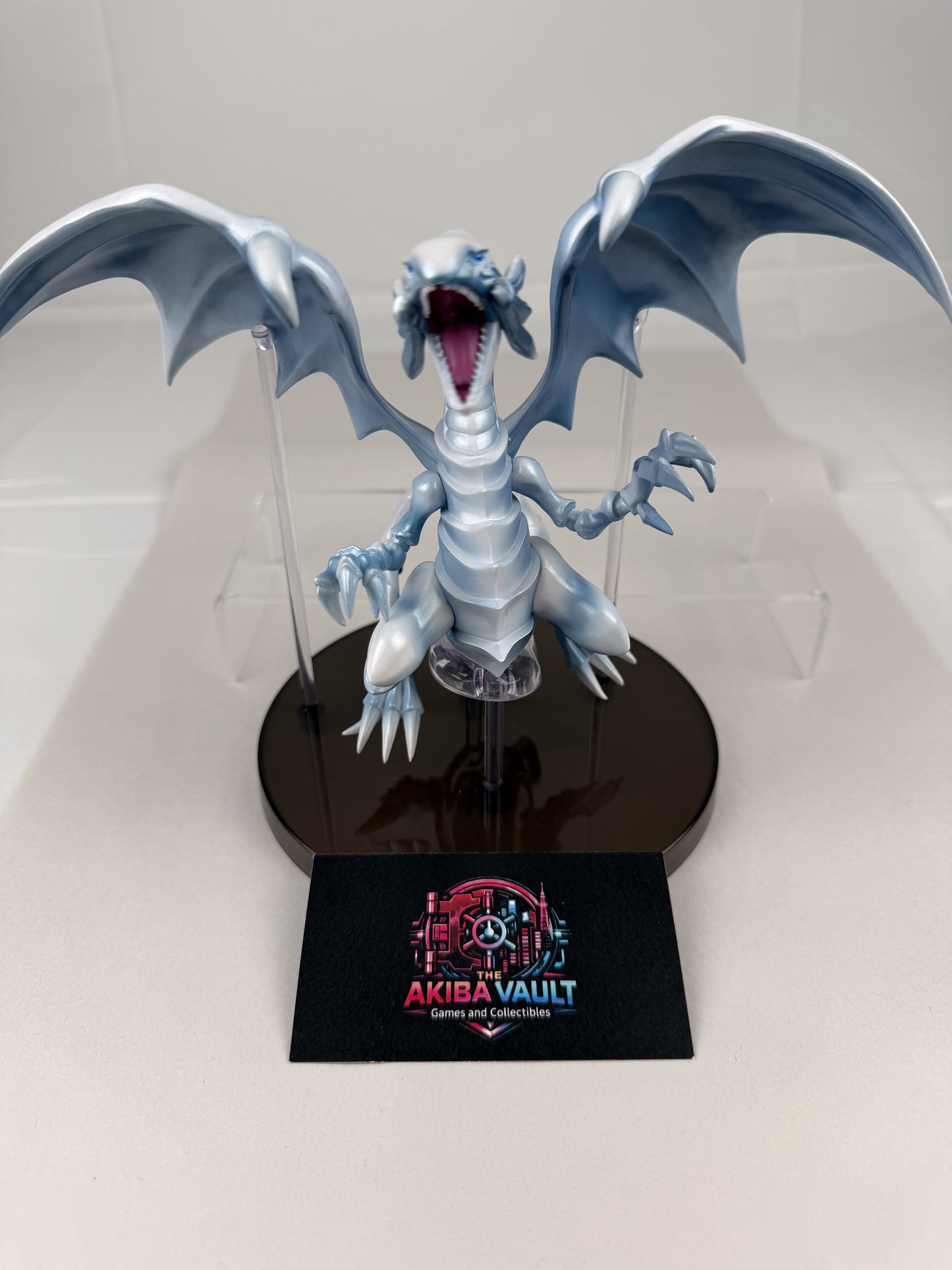 Yu-Gi-Oh! Duel Monsters Blue Eyes White Dragon Figure Banpresto
